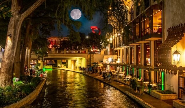 San Antonio Travel Guide